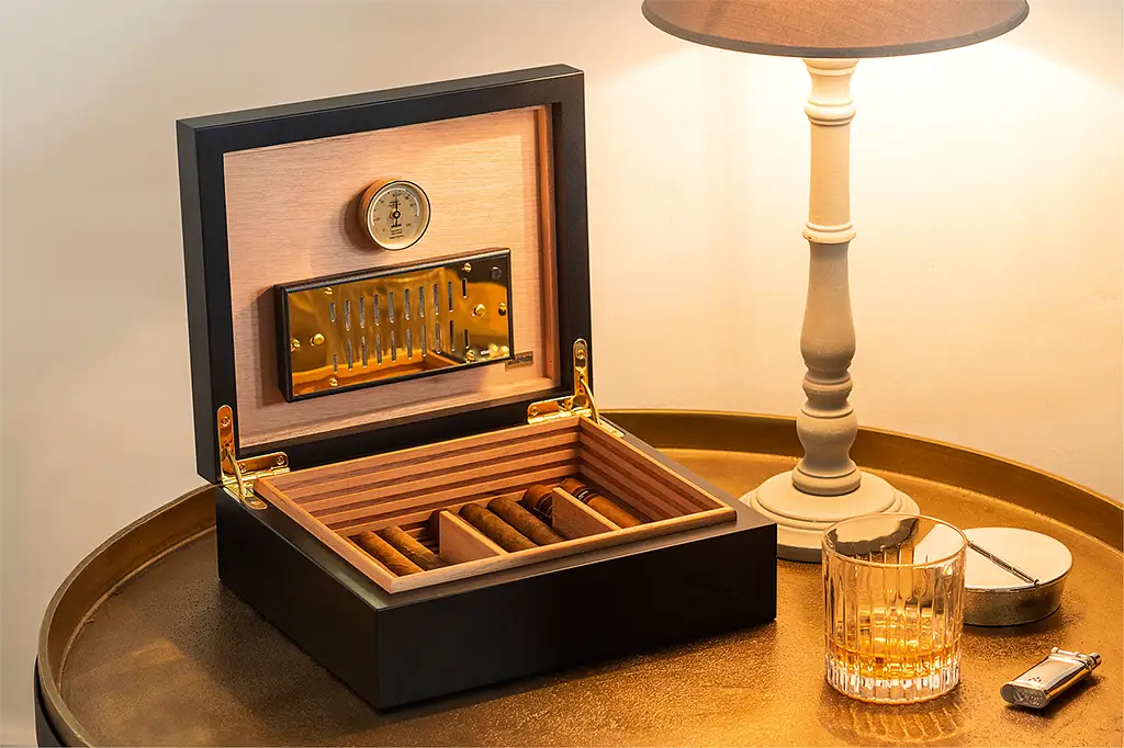 Fur Ihn -Humidor